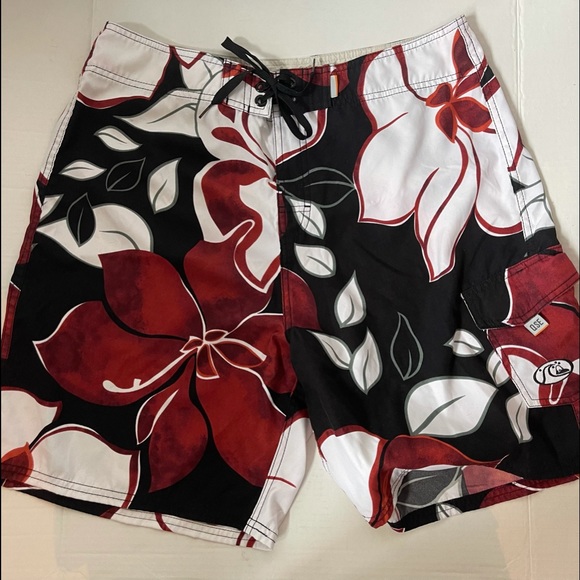 Quiksilver Other - Quicksilver Hawaiian Print Board Shorts